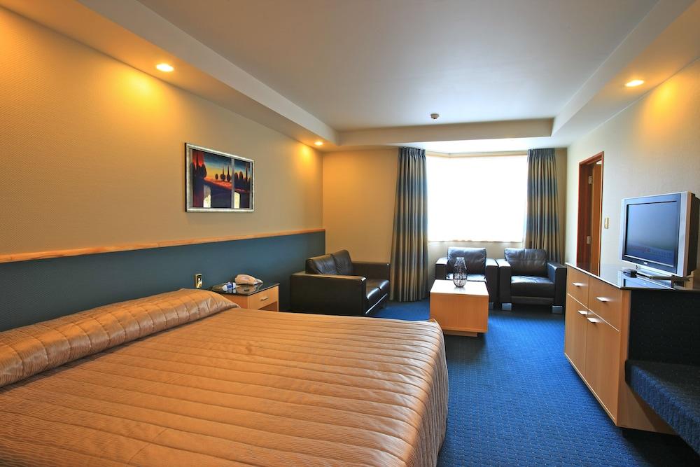 Distinction Luxmore Hotel Те-Анау Экстерьер фото
