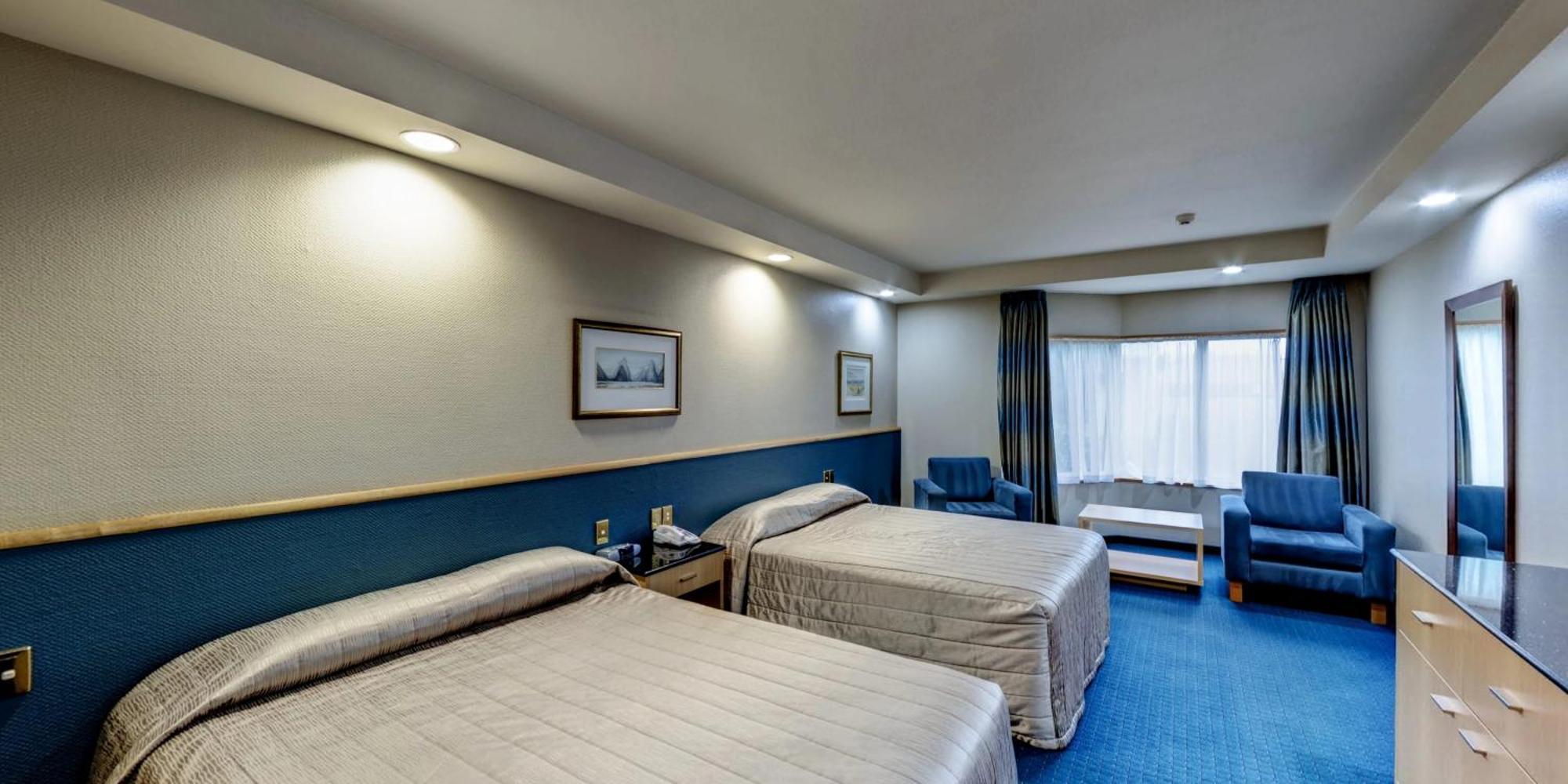 Distinction Luxmore Hotel Те-Анау Экстерьер фото