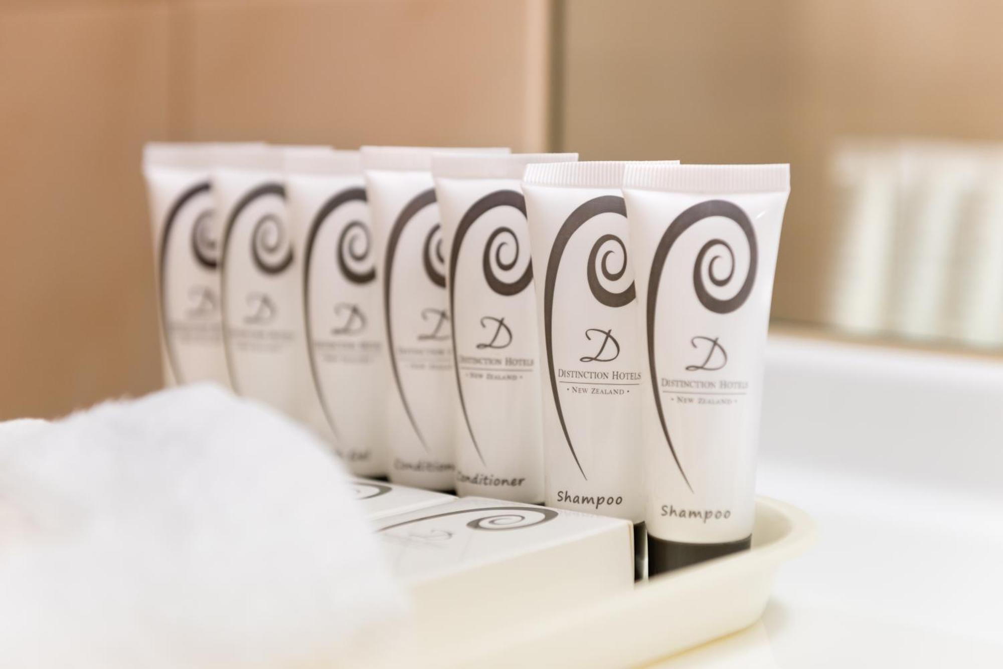 Distinction Luxmore Hotel Те-Анау Экстерьер фото