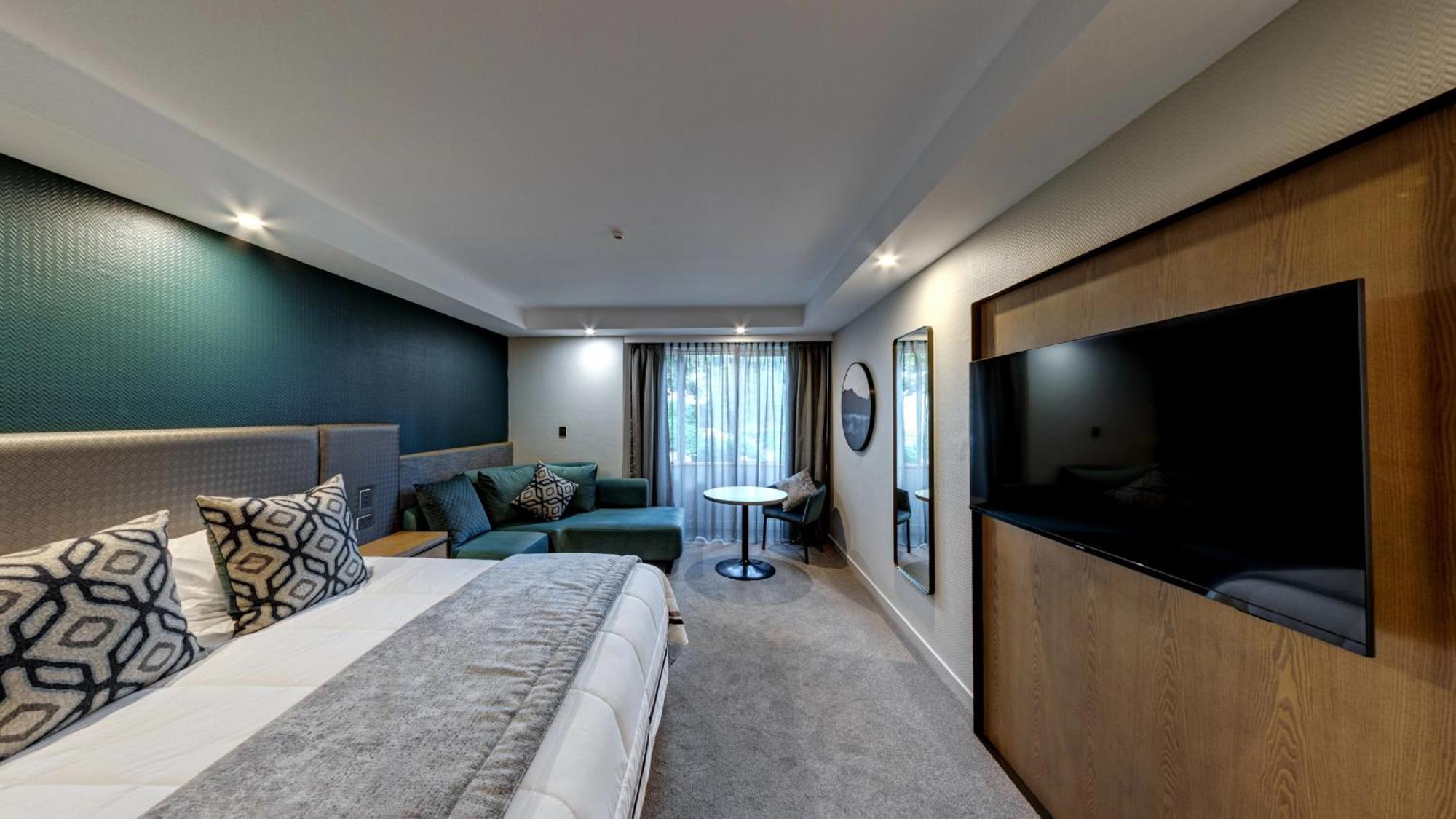 Distinction Luxmore Hotel Те-Анау Экстерьер фото